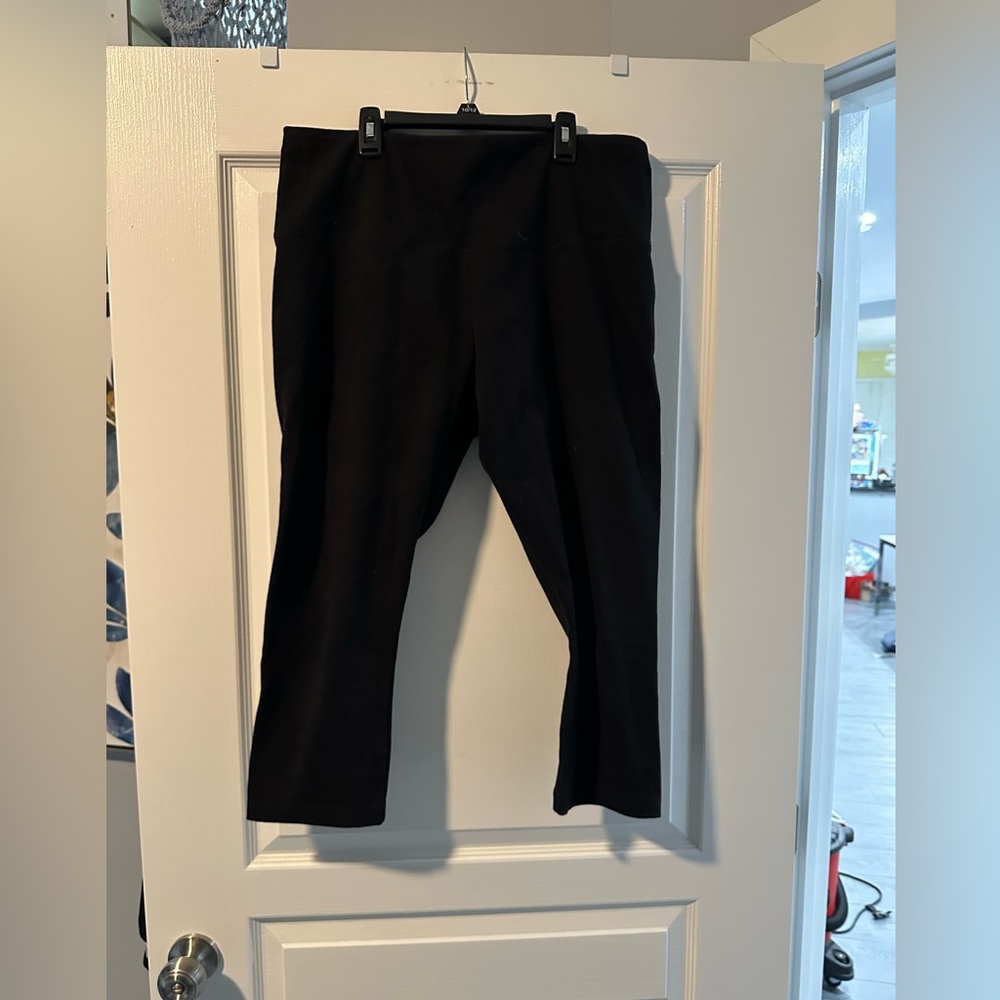 Lysse faux denim capri length leggings jeggings black size XL